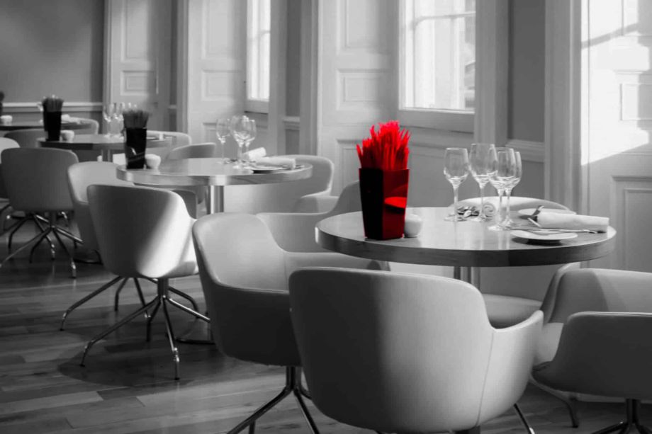 Che cos’è il noleggio a lungo termine di tavoli e sedie per la ristorazione?